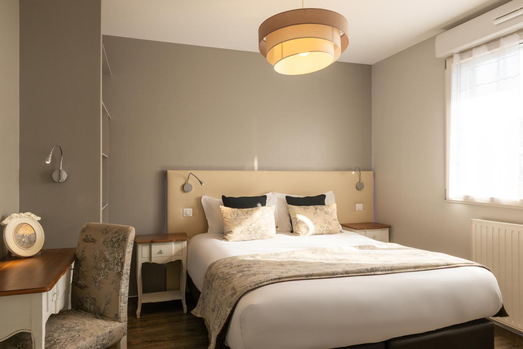 De La Hotel 3*