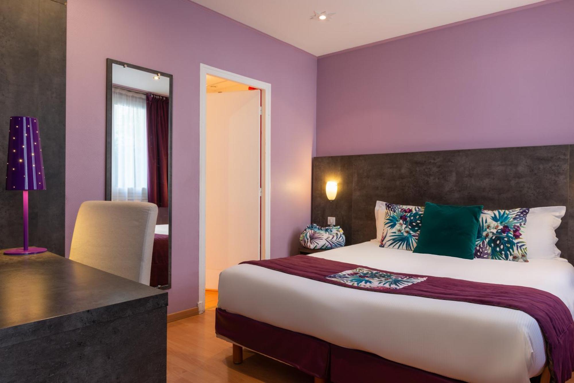 Hotel De La 3*